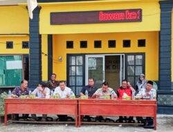 Saat Reses Anggota DPRD Pelalawan Terima Usulan Untuk Perlengkapan Sekolah SMP Sorek Dua dan TK Pembina