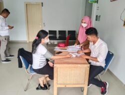 Polsek Ukui Bersama Puskesmas Setiap Hari Berikan Layanan Vaksinasi Dosis 3 (Booster)