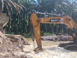 Pengerjaan Penggantian Jembatan di Desa Beringin Indah Terkesan Lamban