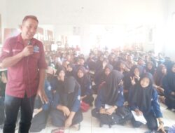 Jadi Narsum di SMKN 1 Banjit, PJS Waykanan Ajak Siswa Tangkal Berita Hoax