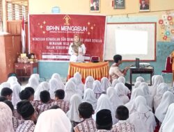 Posbakumadin Pelalawan Laksanakan Program BPHN Mengasu Di SDN 005 Palas