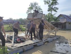 Personil Gabungan Kuansing Musnahkan Satu Unit Rakit PETI di Desa Titian Modang