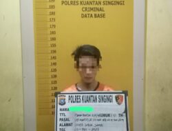 Pemilik Konter handponeDi Pasar Lubuk Jambi Di Tangkap Satreskim Polres Kuansing Karena Menjual Chip Higgs Domino