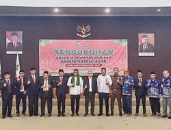 Bupati Pelalawan,H. Zukri Kukuhkan Dewan Pendidikan Kabupaten Pelalawan