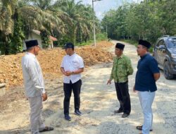 Carles, S. Sos Apresiasi CSR PT. Musim Mas Bantu Perbaikan Jalan Sepanjang 5000 M Desa Tanjung Beringin