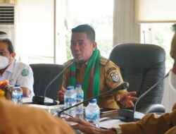 Bupati Pelalawan Dianugerahi Penghargaan Kontribusi Dalam Membina Pengembangan Teknologi Tepat Guna Desa