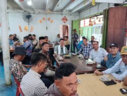 Disela  Sela Kunker Ke Kec.Palika , Bupati Rohil  Sempatkan Diri Ngopi Barang Dengan Masyarakat.