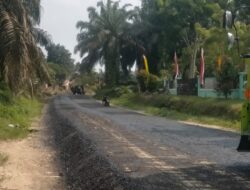 Warga Simpang Beringin Apresiasi Pemkab Pelalawan Dalam Peningkatan Jalan Aspal Desa