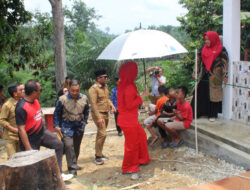 Bupati Pelalawan H. Zukri Misran, SE Resmikan Bantuan Air Bersih di Dusun 2 Desa Palas