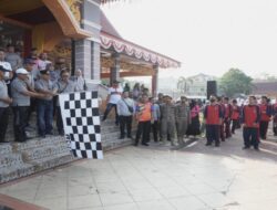 Bupati Kuansing Suhardiman Lepas Langsung Gerak Jalan Dalam Rangka HUT Kuansing Ke-24