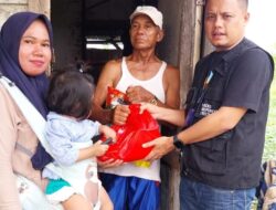 Silaturahmi Ke Rumah Lansia, Sahabat Jumat dan Pendamping Siaga Kerinci Timur Salurkan Bantuan Sembako