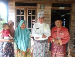 Kadisbud Pelalawan Jemput Bola Bantu Anak Putus Sekolah yang Terkendala Biaya