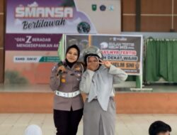 Bulan Tertib Helm 2023, Kasat lantas Polres Pelalawan Edukasi Melalui Program Police Goes To School di SMAN 1 Pangkalan Kerinci.