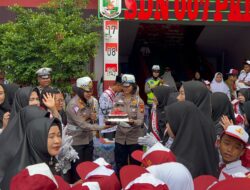 Kasat Lantas AKP Akira Ceria, S.I.K, MM Memperingati HUT PGRI di SDN 007 Pkl. Kerinci