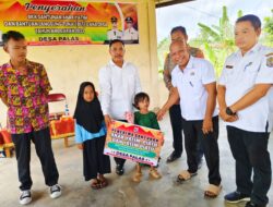 Pemdes Palas Salurkan Santunan ke Anak Yatim dan BLT KPM DD Tahap IV 2023