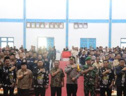 Didepan Ratusan Petugas PPK dan PPS Kapolres Pelalawan Menekankan Untuk Melaksanakan Tugas Dengan Penuh Rasa Tanggung Jawab