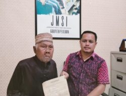 Kakek Jum’at Datangi Kantor JMSI Pelalawan Minta Bantu Selesaikan Penyerobotan Tanah