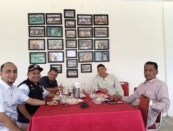 Ketua LPM Kabupaten Pelalawan Makan Siang Bersama Lutfi Anggota Dewan Terpilih.
