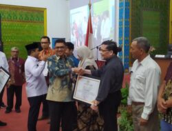PT Arara Abadi Menerima Piagam Penghargaan CSR PKBL 2023 dari Pemkab Pelalawan