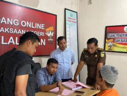 Penyidik Polres Pelalawan Serahkan Berkas Perkara Persetubuhan ke Kejari Pelalawan