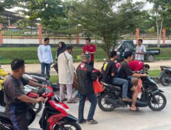 Forum Pers Independent Indonesia (FPII) Korwil Kuansing, Bagikan Takjil Di Kota Teluk Kuantan.