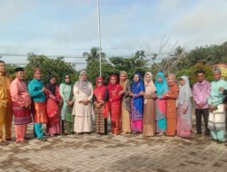 SDN 005 Palas Gelar Upacara Peringatan Hardiknas 2024 Dengan Baju Adat Nusantara