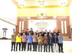 Kapolres Kuansing Hadiri Seminar Demokrasi Mahasiswa Era Industri 5.0 di Gedung Serba Guna UNIKS