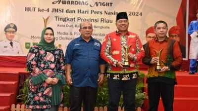 Bupati Pelalawan H. Zukri Terima JMSI Award Atas Dedikasi dan Inovasinya Membangun Daerah
