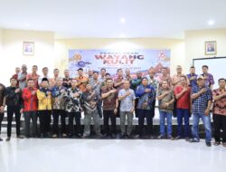 Polres Kuansing Gelar Nonton Bersama Pagelaran Wayang Kulit Dalam Rangka Hari Bhayangkara ke-78