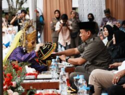 Bupati Kuansing, Resmi Membuka Festival Pacu Jalur di Tepian H.Saidina Ali Kecamatan Kuantan Mudik