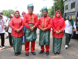 Ribuan Masyarakat Menghadiri Deklarasi Halim – Sardiyono di Pelangi Water Park Kota Teluk Kuantan