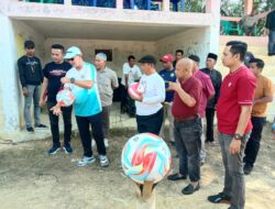 Husni Thamrin, SH Bersama H. Samsari AS Buka Turnamen Memperingati HUT RI ke 79 di Desa Palas