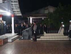 Polres Kuansing Laksanakan Upacara Kehormatan dan Renungan Suci Peringati HUT Ke-79 Kemerdekaan Republik Indonesia