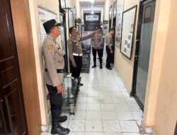 Polres Kuansing Laksanakan Pengamanan Preventif Kantor Bawaslu Dalam Rangka Operasi Mantap Praja Lancang Kuning 2024