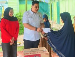 Ketum BPC HIPMI Pelalawan Akhmat Fiedel Akbari Zukri Berbagi Santunan Anak Yatim Sambut Ramadhan