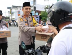 Polres Kuansing Bagikan Takjil Ramadhan 1446 H Dalam Rangka Ops Tertib Ramadhan LK 2025