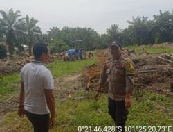 Polsek Singingi Kawal Penggarapan Lahan Jagung Pipil Dukung Program Ketahanan Pangan