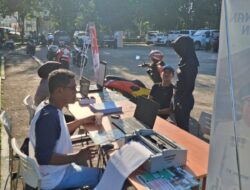 Dalam Rangka Hari Bhayangkara- 79 Polres Kuansing menggelar Pelayanan Publik SIM Keliling, Samsat Tanjak dan Bakti Kesehatan serta SKCK Keliling