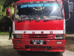 Mobil Truk Besar Dihentikan Saat Lewat Jalan Terlarang di Perawang, Polisi Beri Tilang di Tempat.