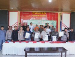 Waka Polda Riau Pimpin Konferensi Pers Operasi PETI 2025 di Polres Kuansing.