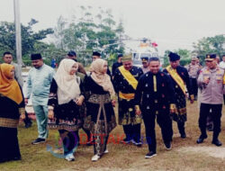 Gubernur Riau,H Abdul Wahid Bersama Rombongan Tiba di kabupaten kuantan Singingi menggunakan Helikopter