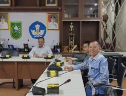 Janji seragam gratis SMA Negeri dipertanyakan DPRD Siak. Dinas Pendidikan Riau: Hanya Untuk Siswa Kurang Mampu, Bukan Semua