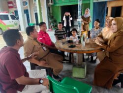 Ketua DPRD Pelalawan Syaffrizal SE Tinjau Rumah Relawan Dhuafa, Didampingi Dinas Kesehatan