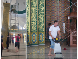 Wakil Bupati Pelalawan Husni Tamrin pimpin Gotong Royong ASN Pemkab Pelalawan di Masjid Ulul Azmi