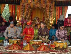 Bupati dan Wabup Hadiri Festival Togak Tonggol dan Mandi Balimau Kasai di Langgam