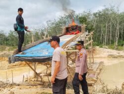 Polsek Pangean Tertibkan Aktivitas PETI di Desa Tanah Bekali, Lima Rakit Dimusnahkan