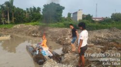 Polres Kuansing Tertibkan PETI di Belakang SMA Pintar, Dua Rakit Dimusnahkan