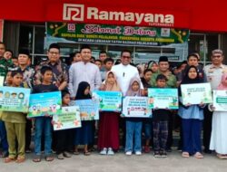 Bupati Pelalawan Bersama Baznas Dampingi Ratusan Anak Yatim Belanja Pakaian Lebaran
