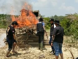 Polsek Benai Tindak Tegas PETI di Desa Gunung Kesiangan, Dua Rakit Dompeng Dimusnahkan