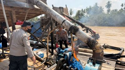 Polsek Cerenti Tertibkan 12 Rakit PETI Jenis Dompeng di Sungai Kuantan Desa Pulau Busuk